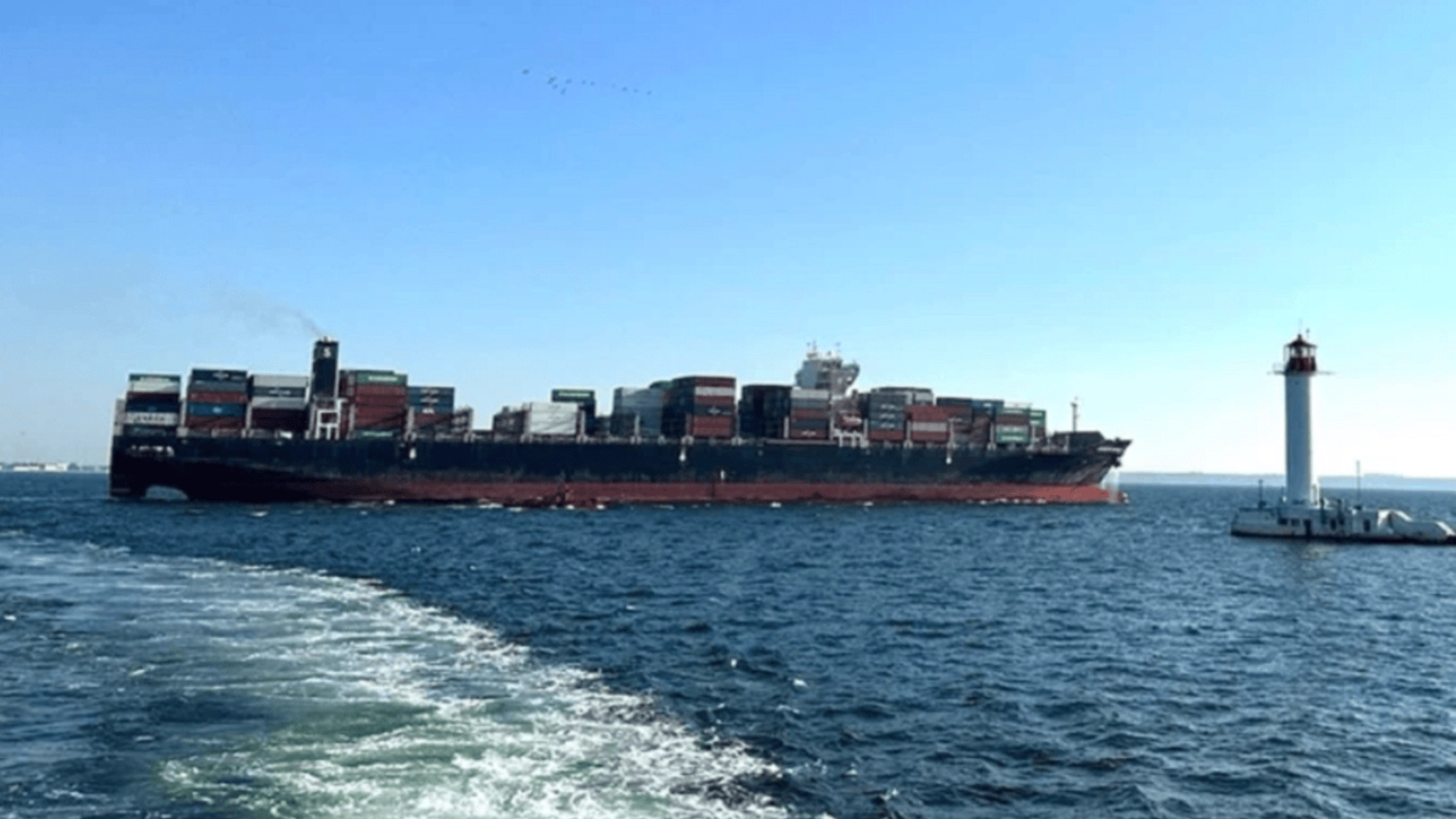 Traficul navelor maritime restricţionat pe canalul Sulina, după eşuarea unei nave