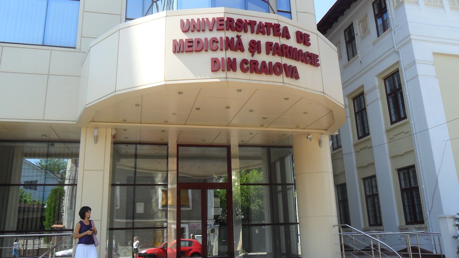 UMF Craiova scoate la concursul de admitere 875 de locuri şi programe pentru toate domeniile sănătăţii