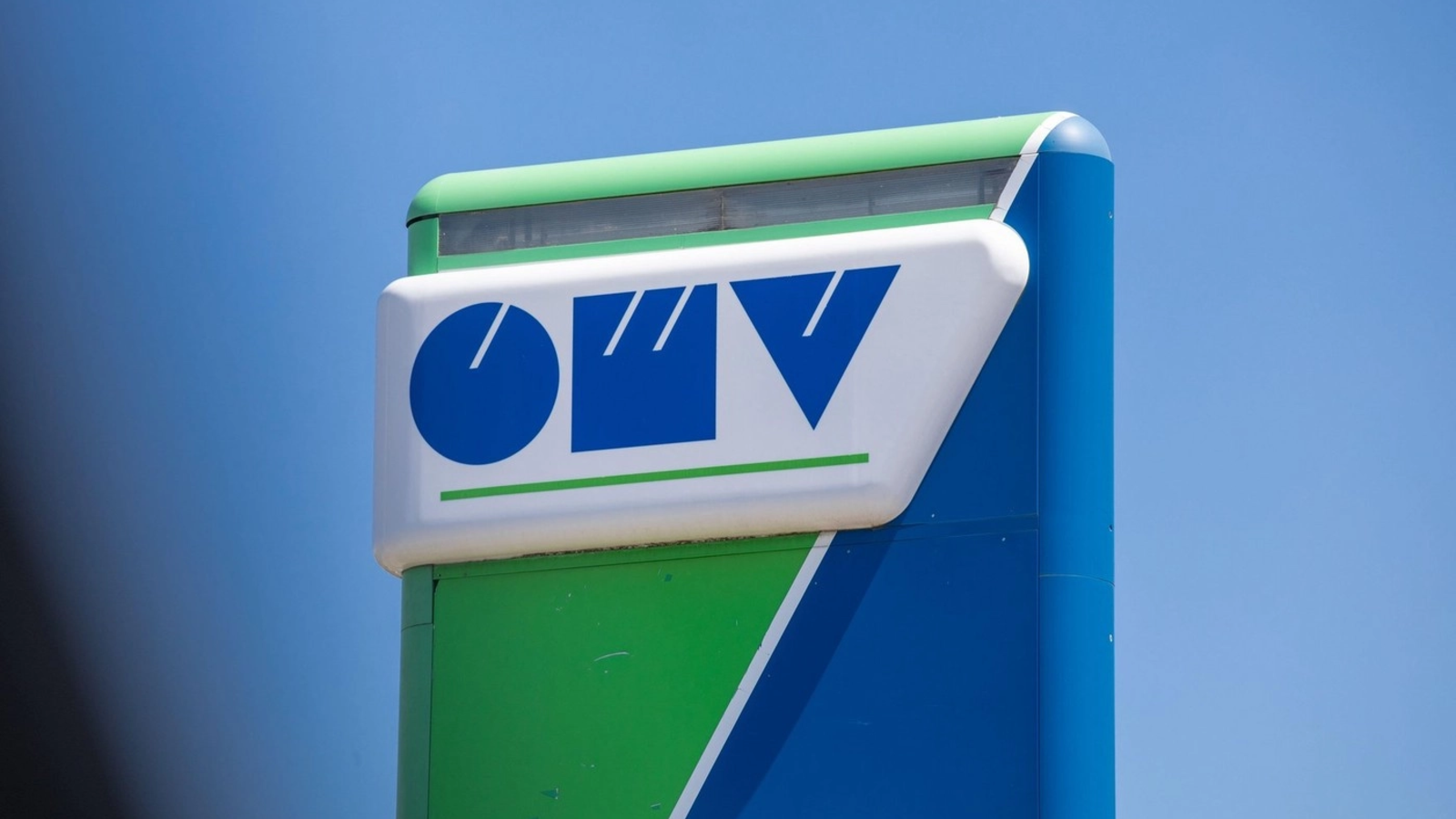 OMV Petrom a semnat primele contracte pentru producția de la Rafinăria Petrobrazi: Aeroporturi din Europa Centrală şi de Est, pe lista cu clienți