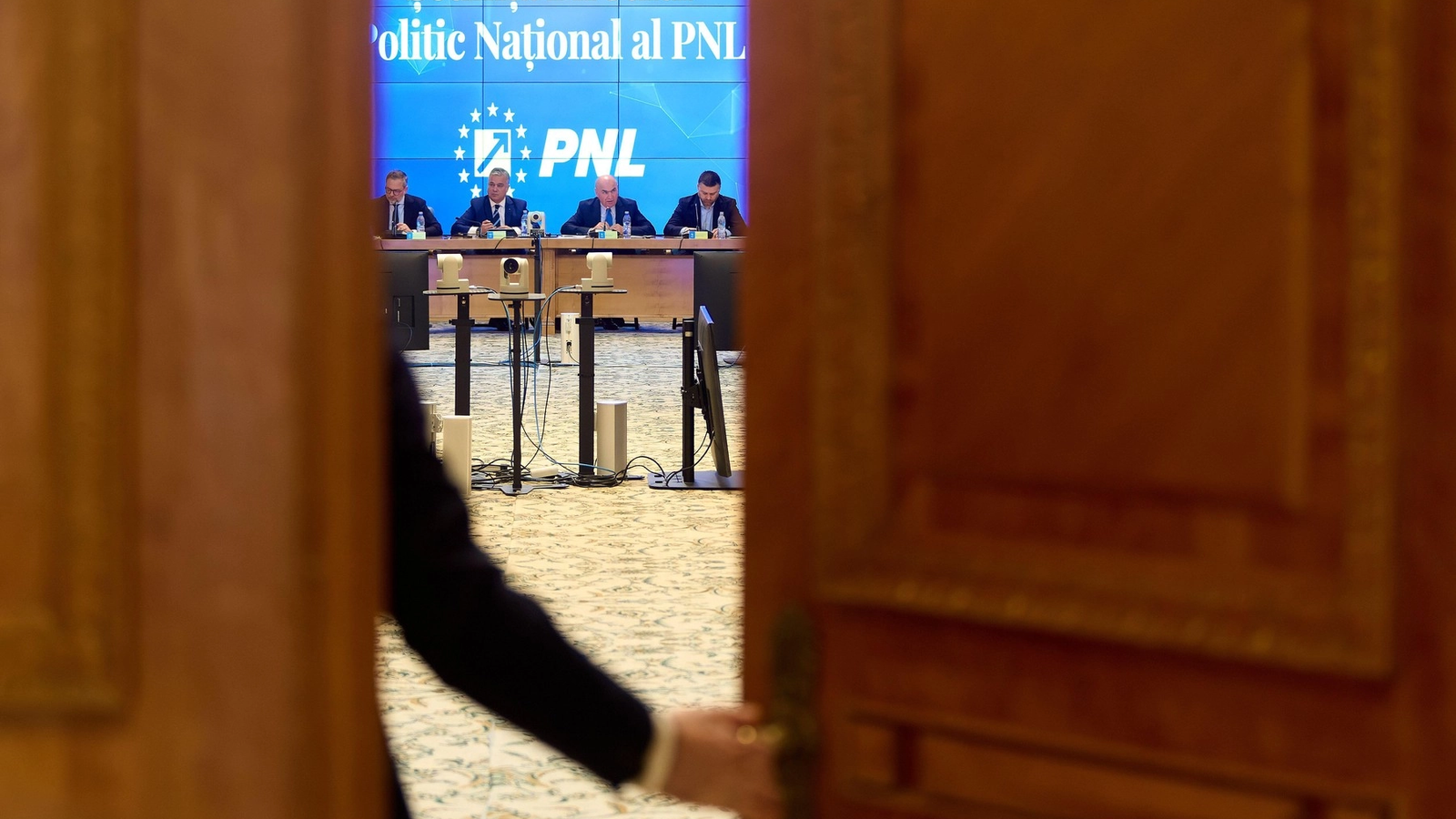 Bolojan: Una dintre erorile PNL a fost așa-numitul 'festival al democrației' cu măceluri interne. O să luăm 8,9% în alegeri dacă nu ne schimbăm / VIDEO