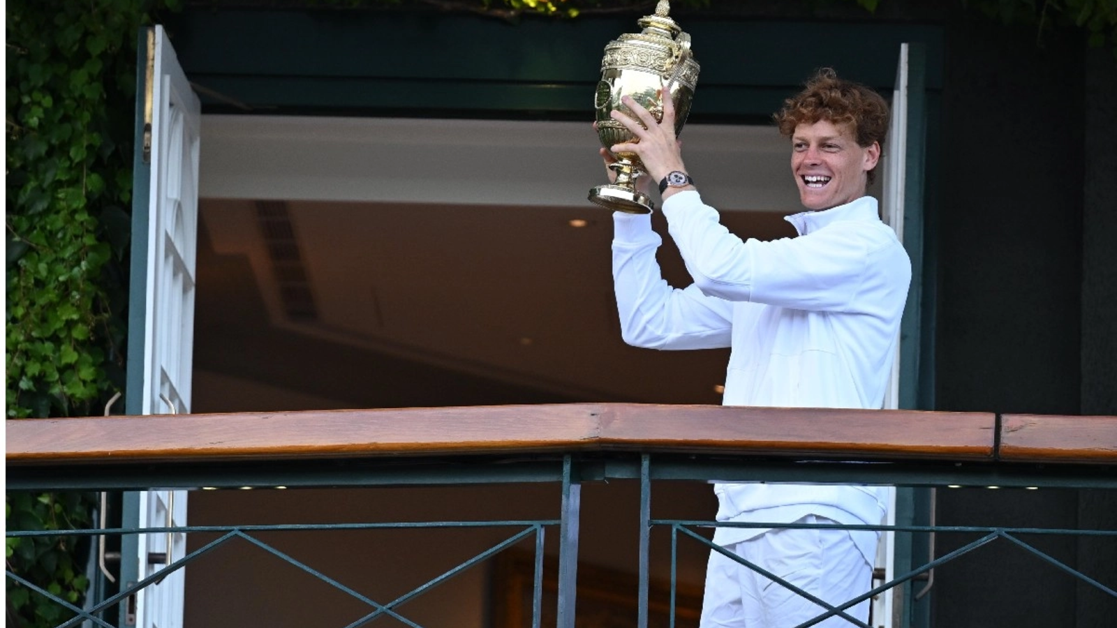 Sinner ajunge la medic după ce s-a simţit rău la Roland Garros