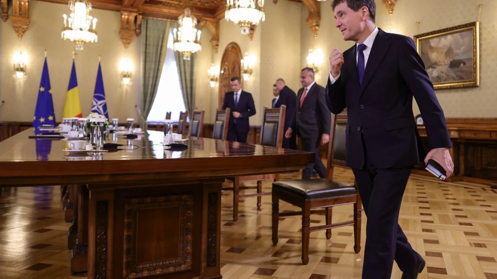 SURSE Nisipul din clepsidră se scurge rapid pentru Nicușor Dan: Motivul pentru care PSD face un joc de așteptare