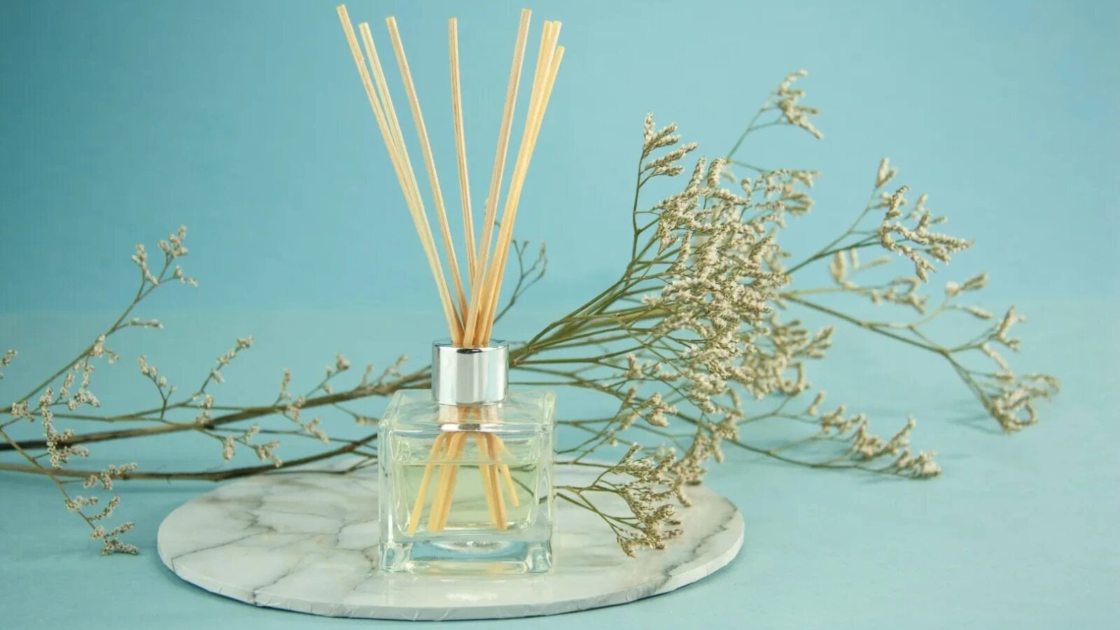 Ulei de măsline, lămâie și scorțișoară, ingredientele necesare pentru un parfum de cameră natural