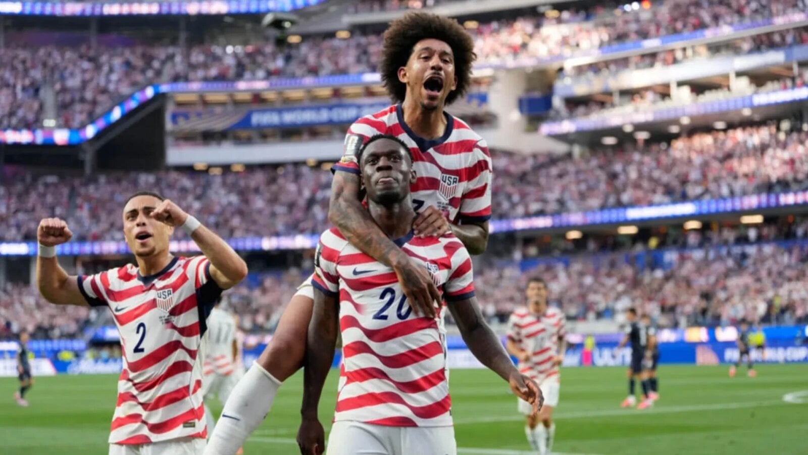Naționala Statelor Unite a făcut show la debutul ei la Cupa Mondială: a 'spulberat' Paraguayul pe Los Angeles Stadium